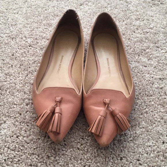 Banana Republic Shoes - Banana Republic Tan Tassel Flats